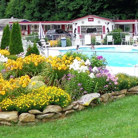 A Holiday Motel - Maggie Valley Exterior photo