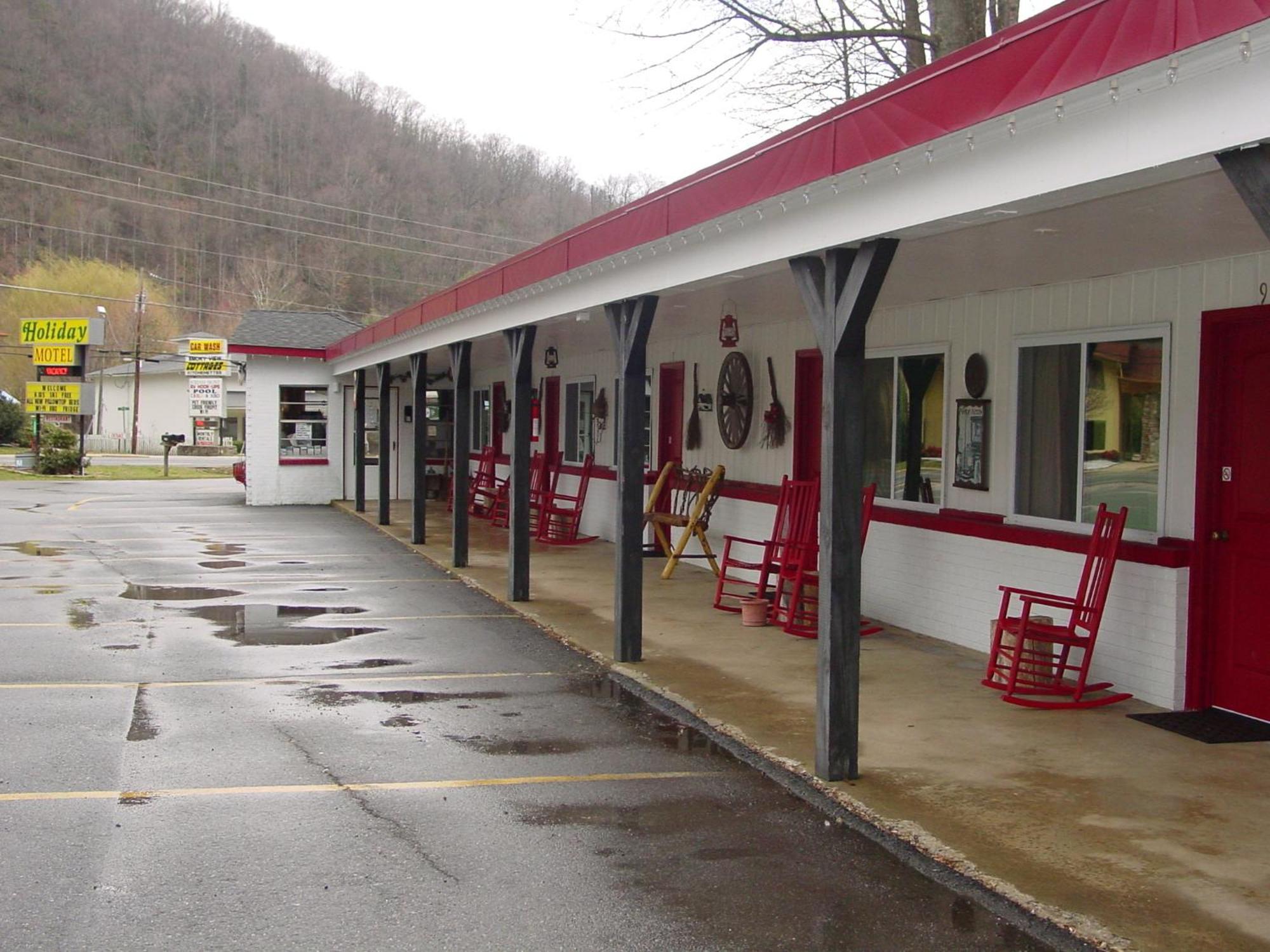 A Holiday Motel - Maggie Valley Exterior photo