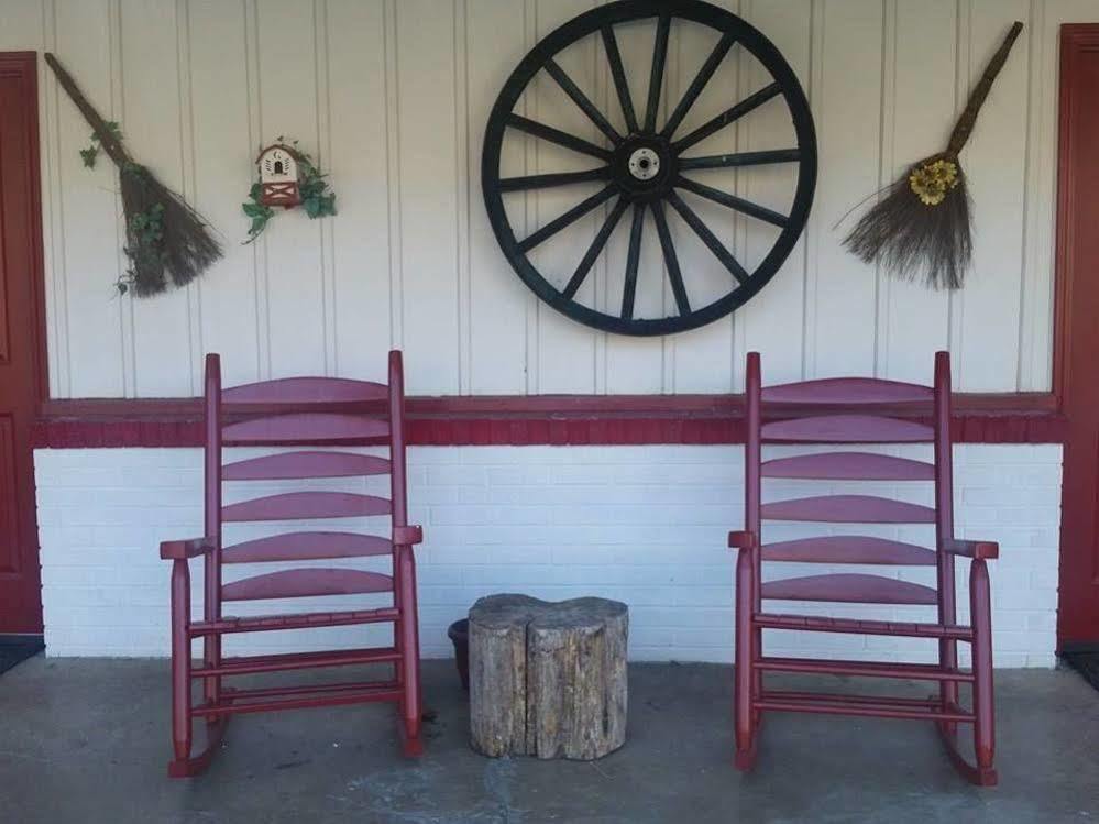 A Holiday Motel - Maggie Valley Exterior photo